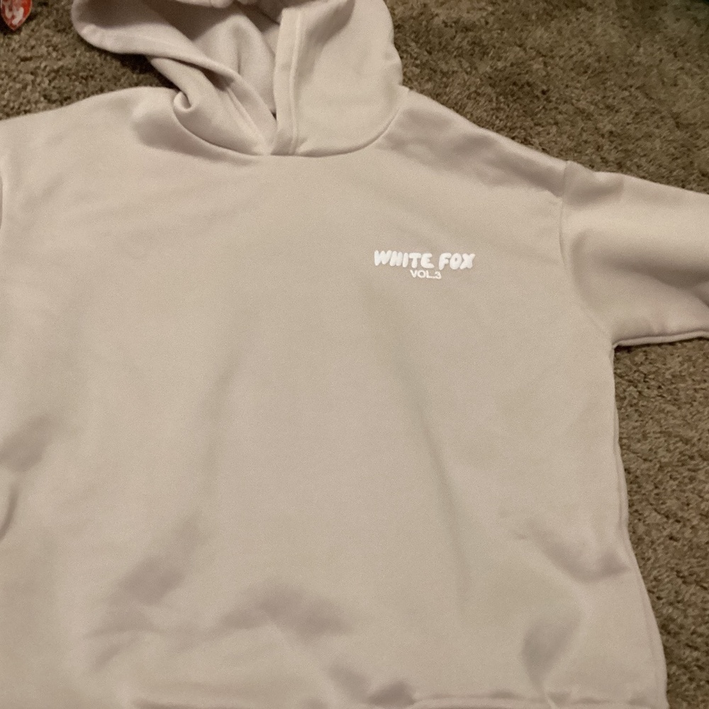 WHITE FOX HOODIE🩶